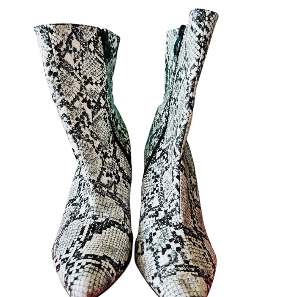 Faux Snakeskin Print Pointed Toe Ankle Boots Block Heel Size 7.5